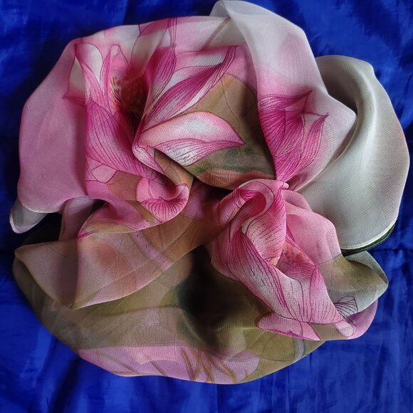 NWOT Water Lily 19x62"Scarf Soft Pastel Pink, Green Gently Drapes Over Shoulders - Picture 2 of 10